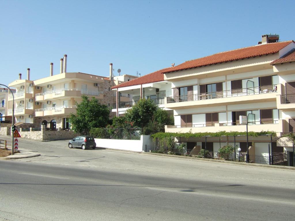 Kiwi Apartments Néa Fókaia Exterior foto